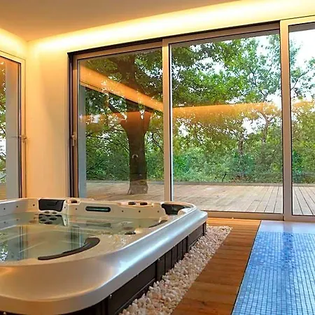 Oak Nature بيت خشبي *
